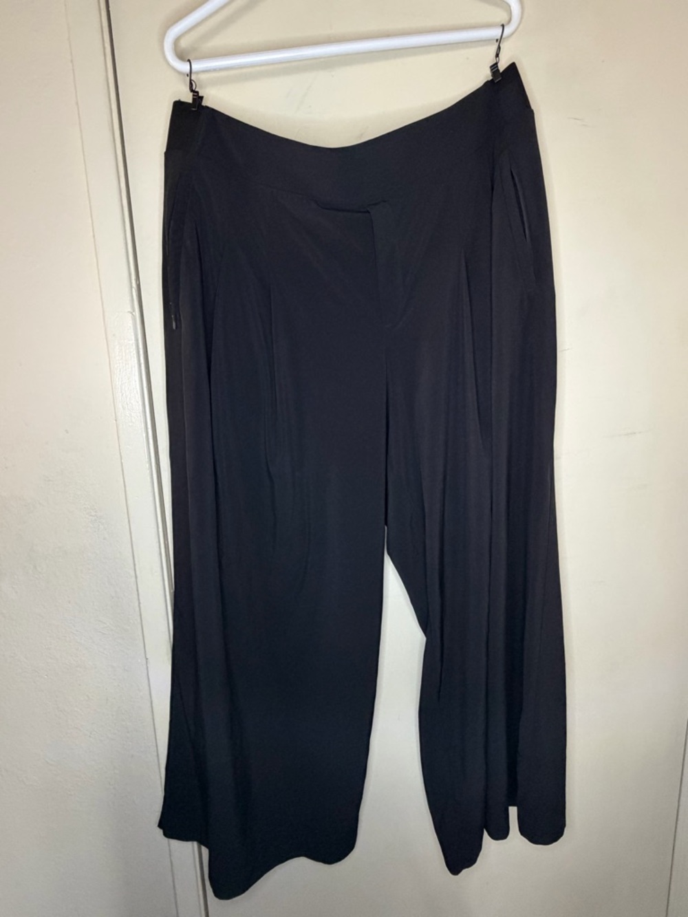 Athleta Black Wide-Leg Draped Palazzo Pants size 18